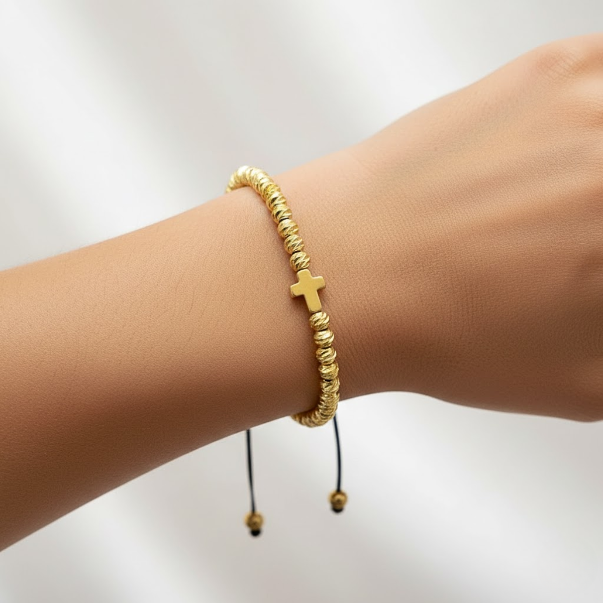 Bratara Reglabila AURRA® cu Pandantiv Cruce, Marime Universala, Gold